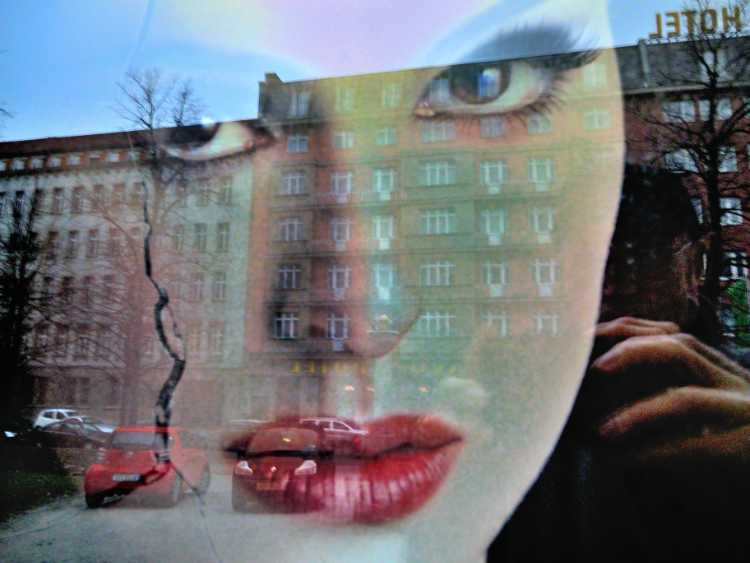 »Selbst mit roten Lippen«, Delphi-Film-Palast, Berlin, Film: »Black Swan« mit Natalie Portman, Foto © Friedhelm Denkeler 2011