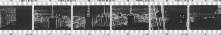 KODAK Tri-X 400-Filmstreifen aus »Sechsunddreißig Tower«, Malta, Foto © Friedhelm Denkeler 2001