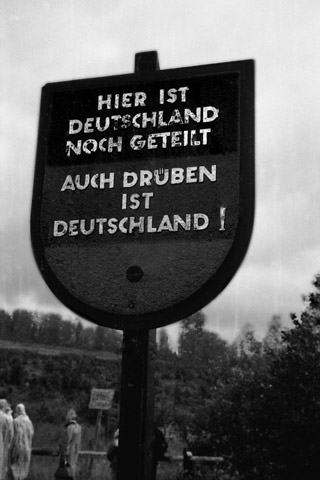"Auch drüben ist Deutschland", Foto © Friedhelm Denkeler 1962            