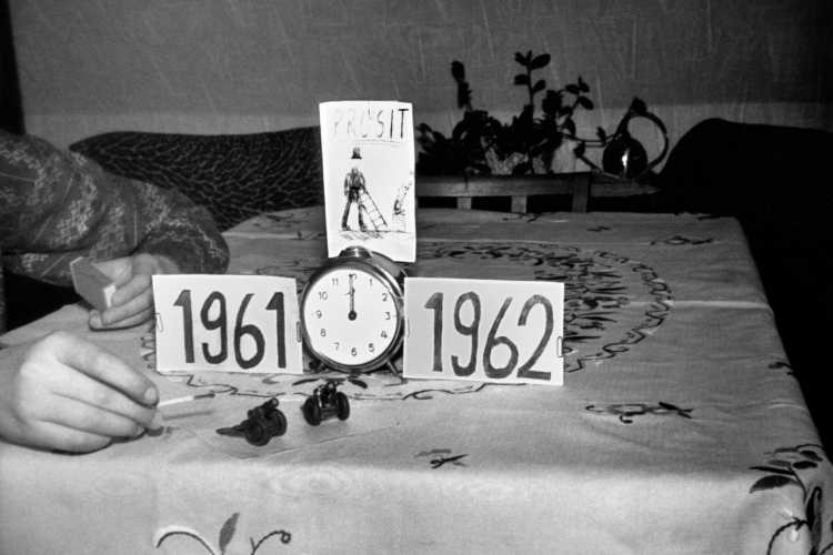 »Silvester 1961 und zwei Kanonenschläge«, Foto © Friedhelm Denkeler 1961