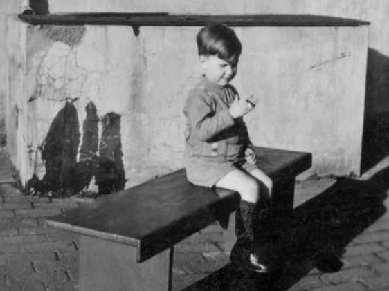 »Meine erste Zigarette vor dem Regenwasser-Bassin«, 1950, Archiv © Friedhelm Denkeler