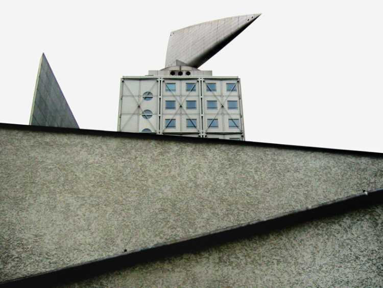 «Das Kant-Dreieck an der Kantstraße«, Berlin, West-City, Foto © Friedhelm Denkeler 2002
