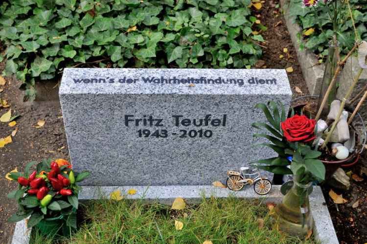 »Wenn’s der Wahrheitsfindung dient …«, Fritz Teufel, Dorotheenstädtischer Friedhof, Berlin, Foto © Friedhelm Denkeler 2013